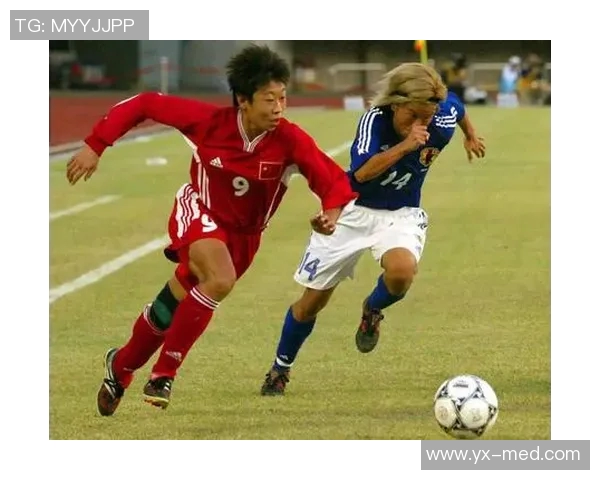 美女与足球明星浪漫接吻瞬间视频引发热议与关注